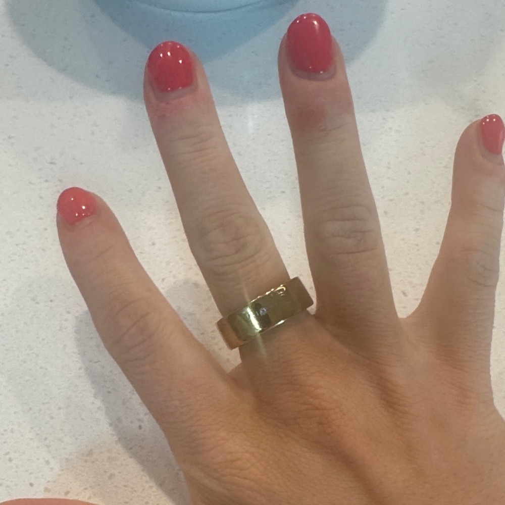 Oura Gold Ring Size 8 - only 3 months old!